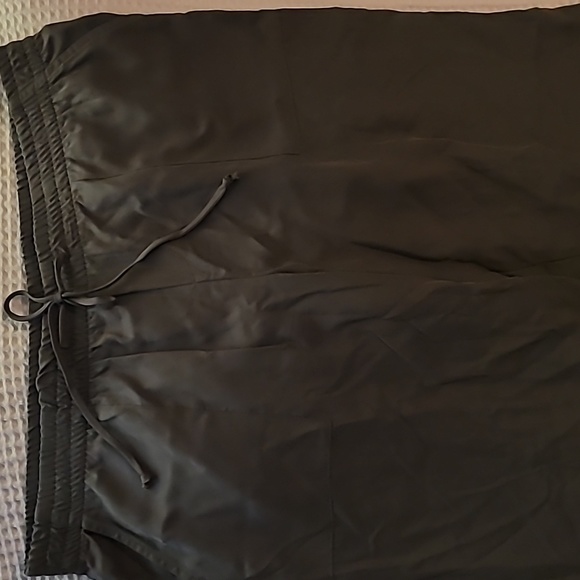 NWOT nine Britton cropped straight pant in olive. - Picture 3 of 6